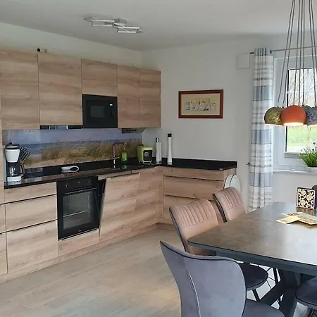 Hannes' Thatched House On Ruegen