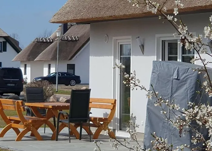Hannes' Thatched House On Ruegen Апартаменты