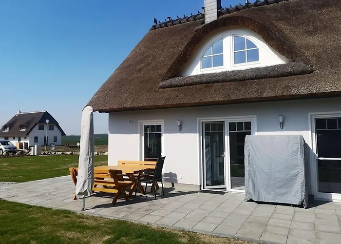 Апартаменты Hannes' Thatched House On Ruegen