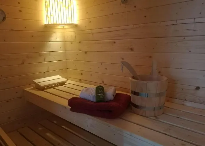 Hannes' Thatched House On Ruegen