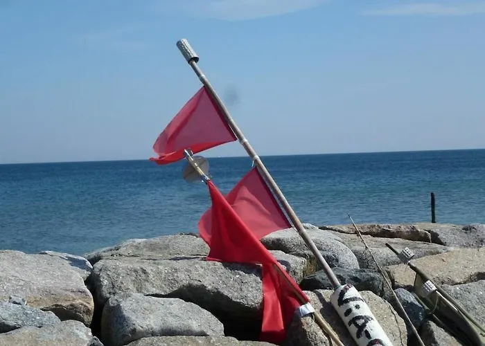 Hannes' Thatched House On Ruegen Апартаменты *