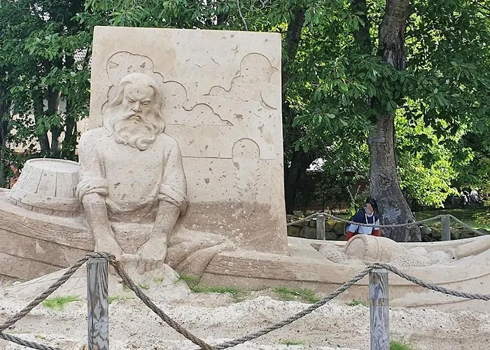 Hannes' Thatched House On Ruegen Апартаменты *