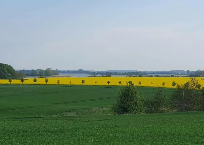 Hannes' Thatched House On Ruegen Апартаменты *
