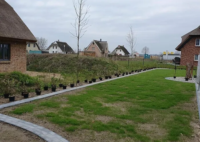 Hannes' Thatched House On Ruegen Апартаменты *